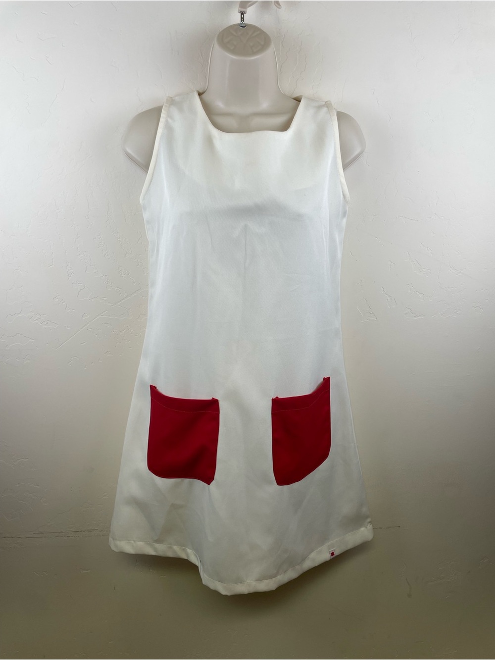 Kling White Shift Dress with Red Pockets